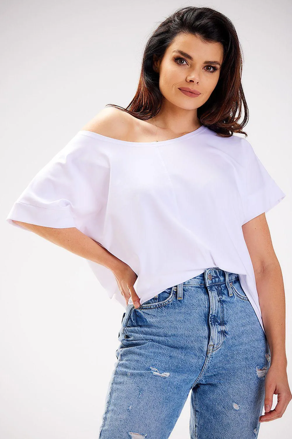 Elegant Asymmetric Boatneck T-Shirt for Fashion-Forward Styling