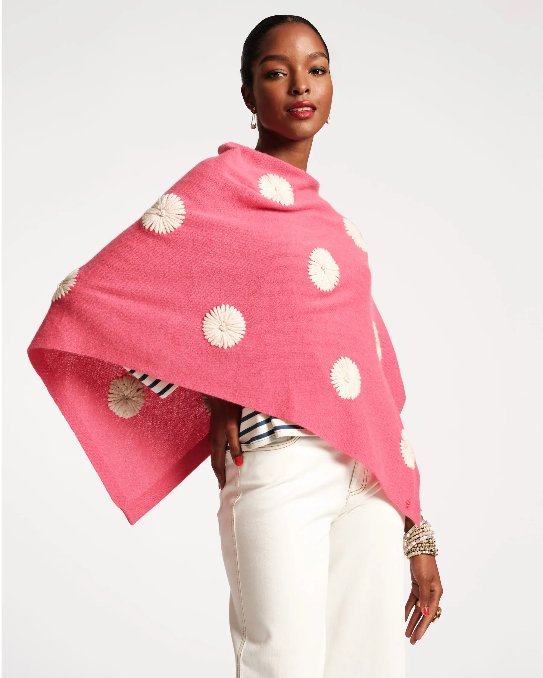 Le Petit Poncho Embroidered Flowers Pink Oyster