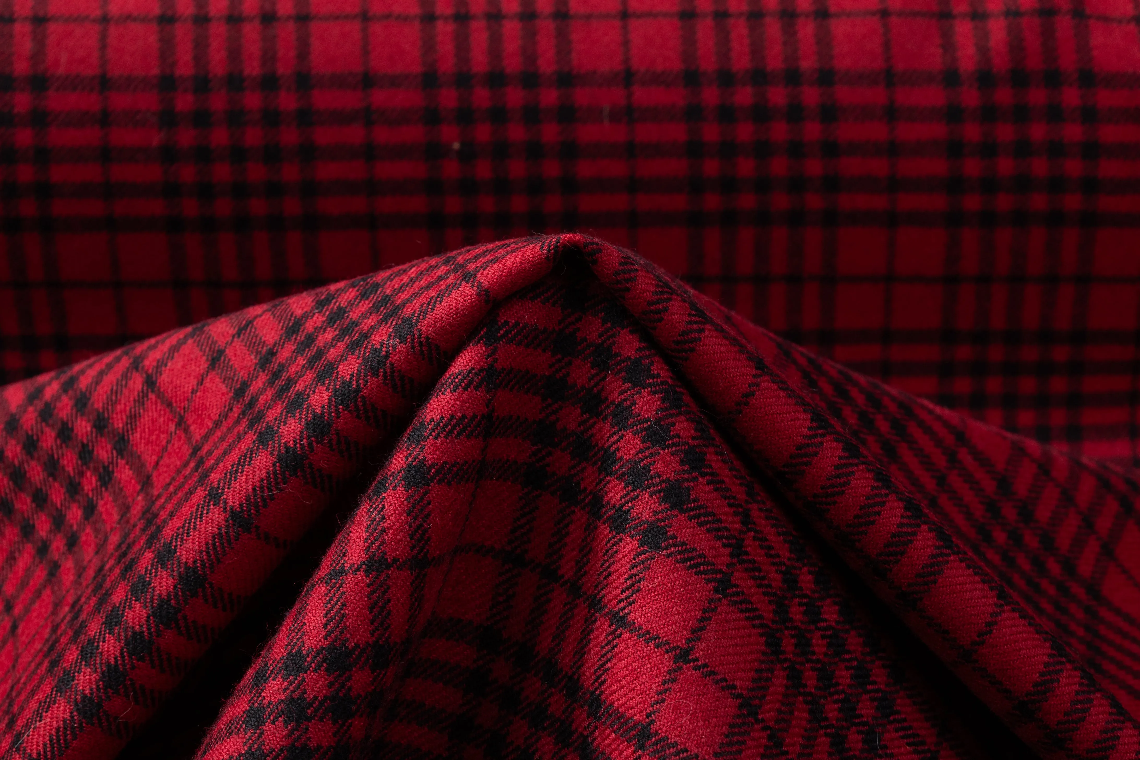 Plaid Italian Wool - Red / Black